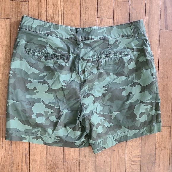 Old Navy Pants - Old‎ Navy Everyday Short High Rise Green Camouflage Shorts Sz 10